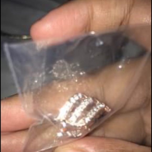 Lot of Earrings - Picture 4 of 5